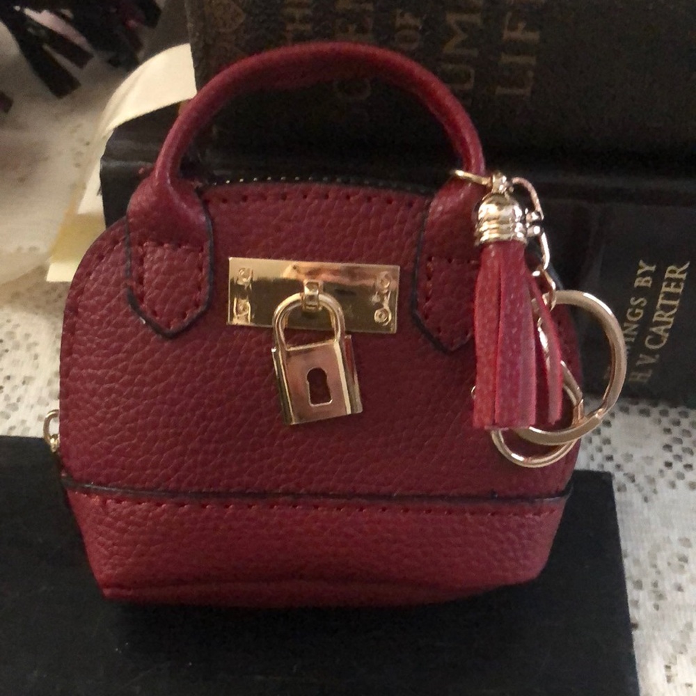Bag car purse Charm perfectly fits earbuds
